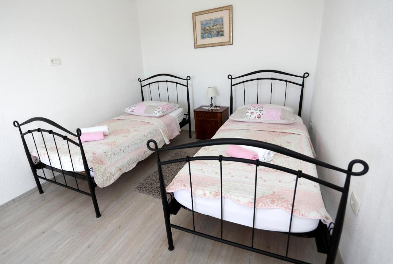 Holiday Home Miklica Klis Exterior photo
